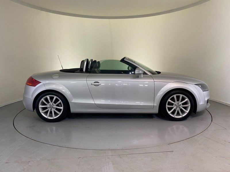 AUDI TT
