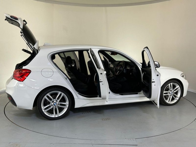 BMW 1 SERIES