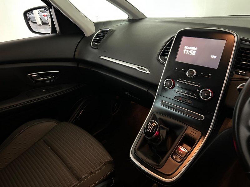 RENAULT GRAND SCENIC