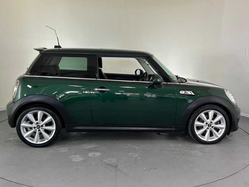 MINI HATCH