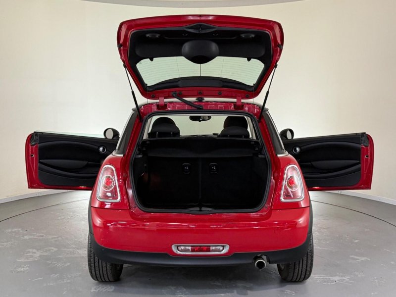 MINI HATCH