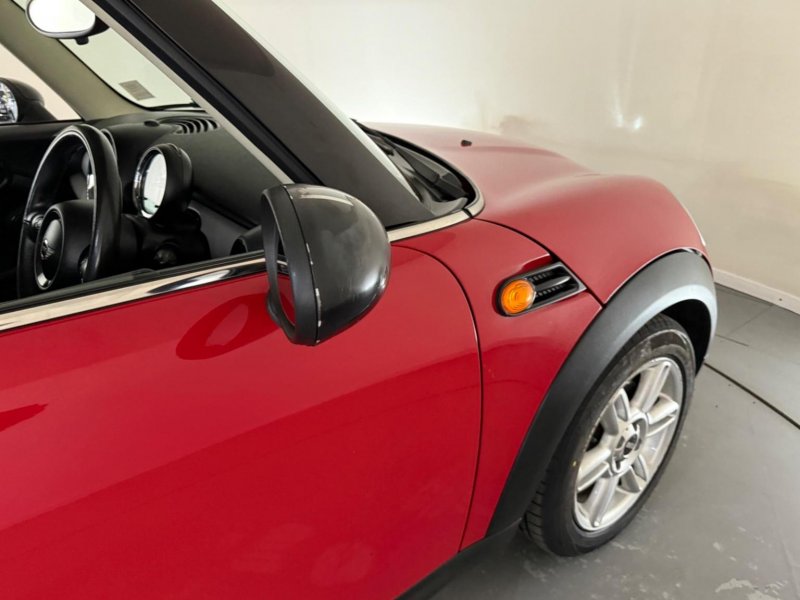 MINI HATCH