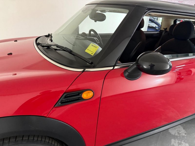 MINI HATCH