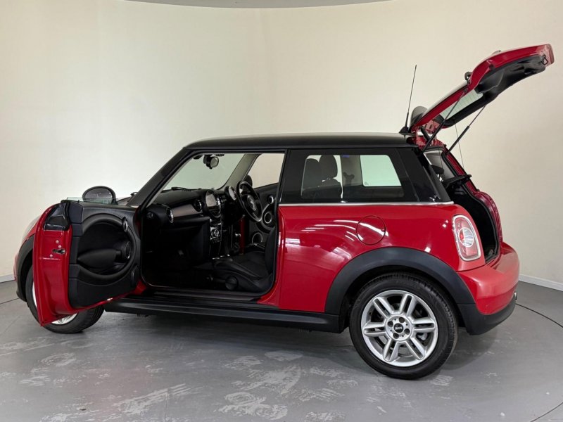 MINI HATCH