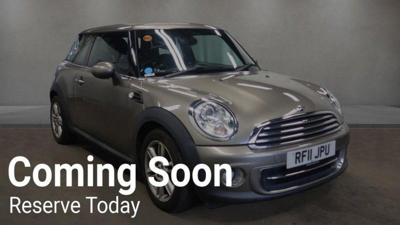 MINI HATCH
