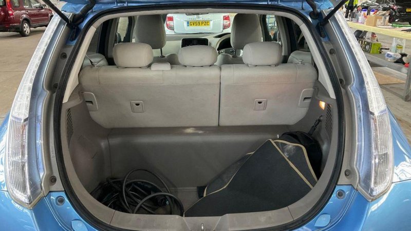 NISSAN LEAF