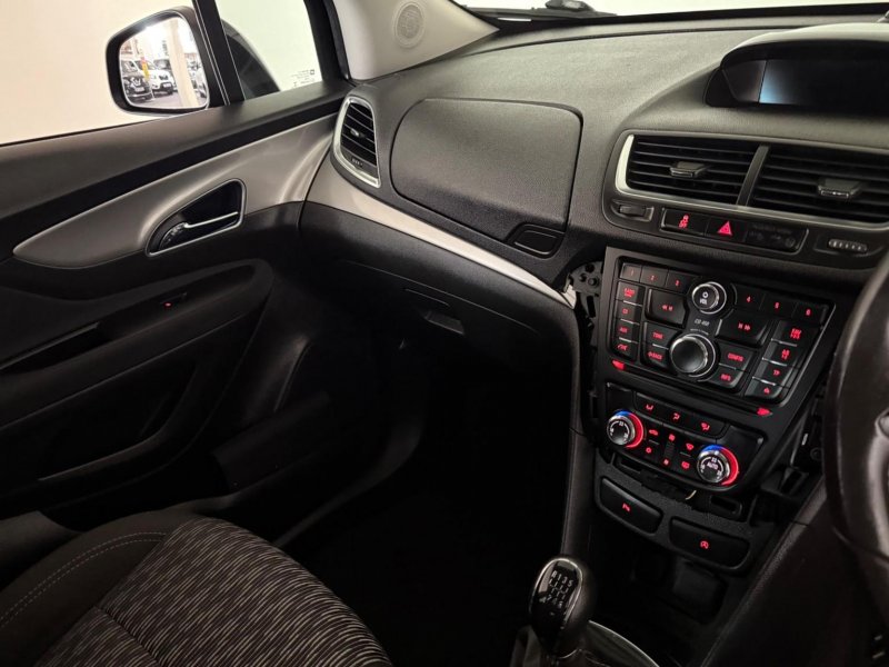 VAUXHALL MOKKA