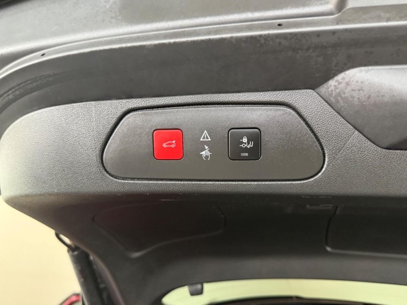 VAUXHALL GRANDLAND X