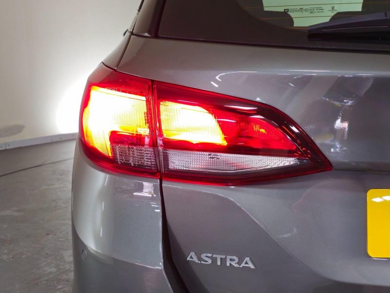VAUXHALL ASTRA
