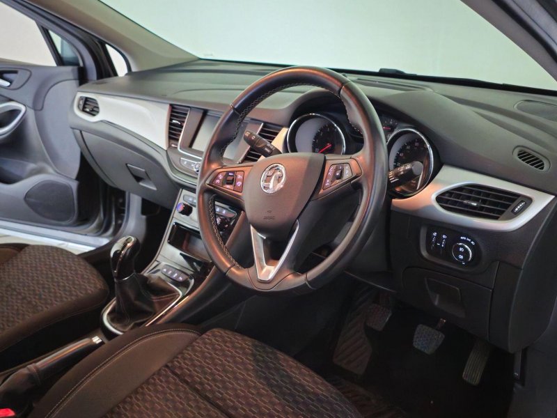 VAUXHALL ASTRA
