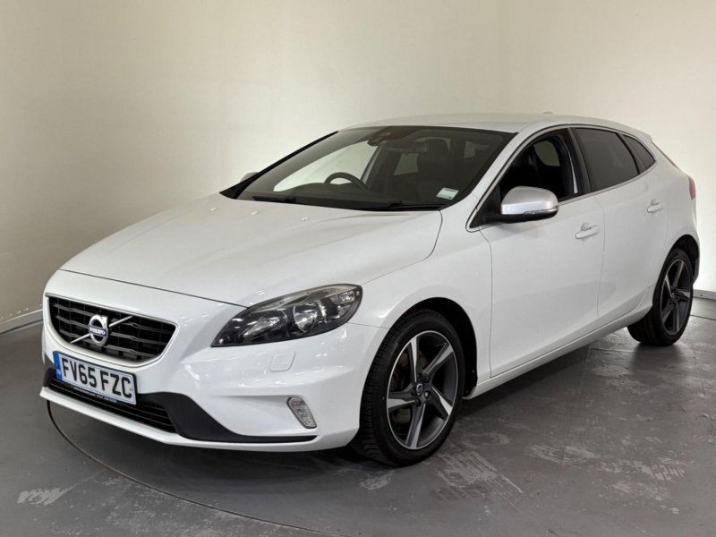 VOLVO V40
