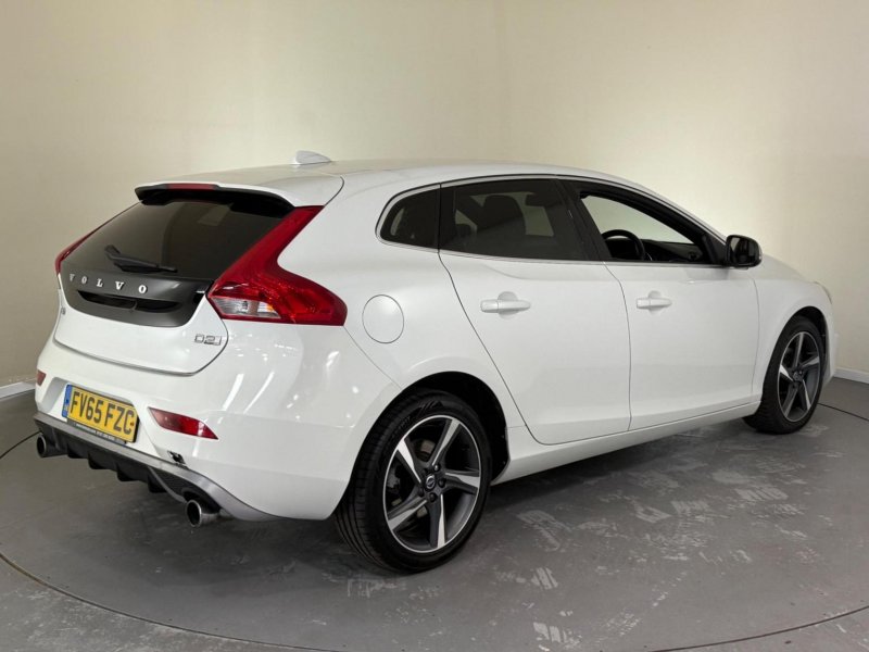 VOLVO V40