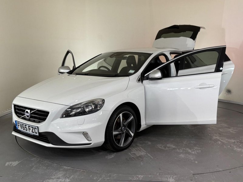 VOLVO V40